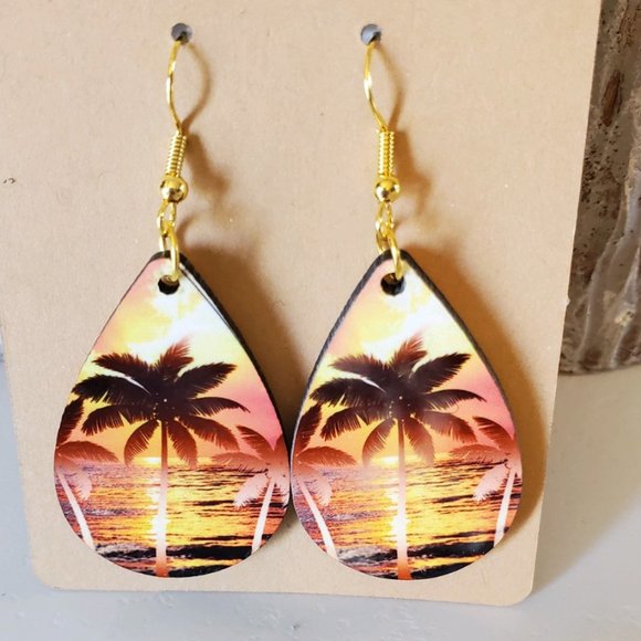 Palm Trees at Sunset Teardrop Earrings - Picture 1 of 6